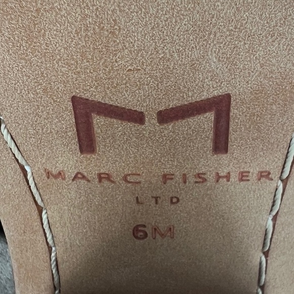 Marc Fisher Taupe Suede Valen Criss Cross Block Heel Sandals 6 Women’s - Picture 2 of 10